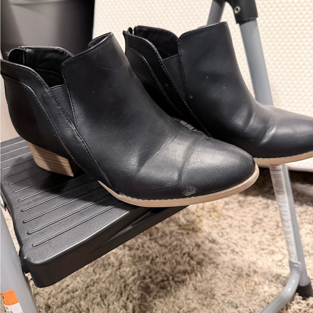 LC Lauren Conrad Black Low Heel Ankle Booties
